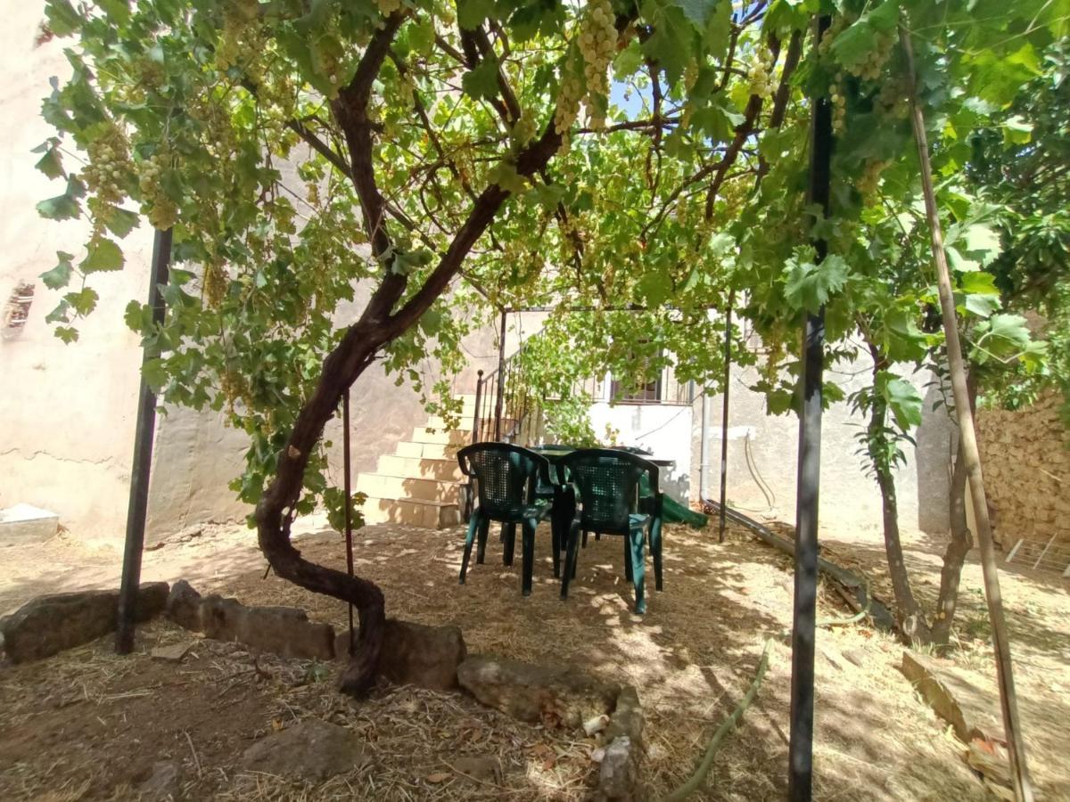 Vivienda Rural Los Iberos M&M, Castellar de Santisteban Exterior photo
