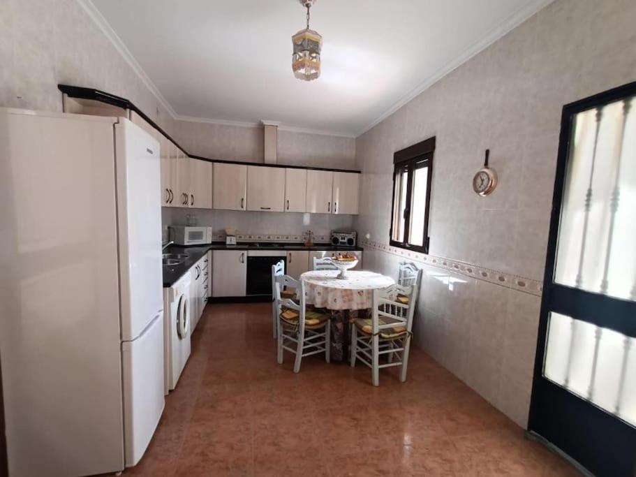 Vivienda Rural Los Iberos M&M, Castellar de Santisteban Exterior photo